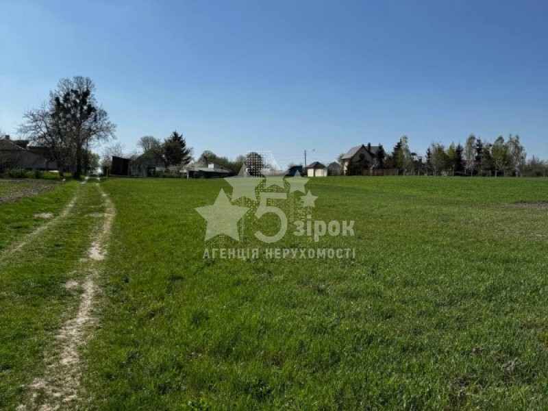 Ділянка у мальовничому місці на березі Снова