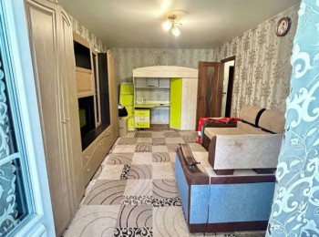 Однокімнатна квартира в тихому районі міста.